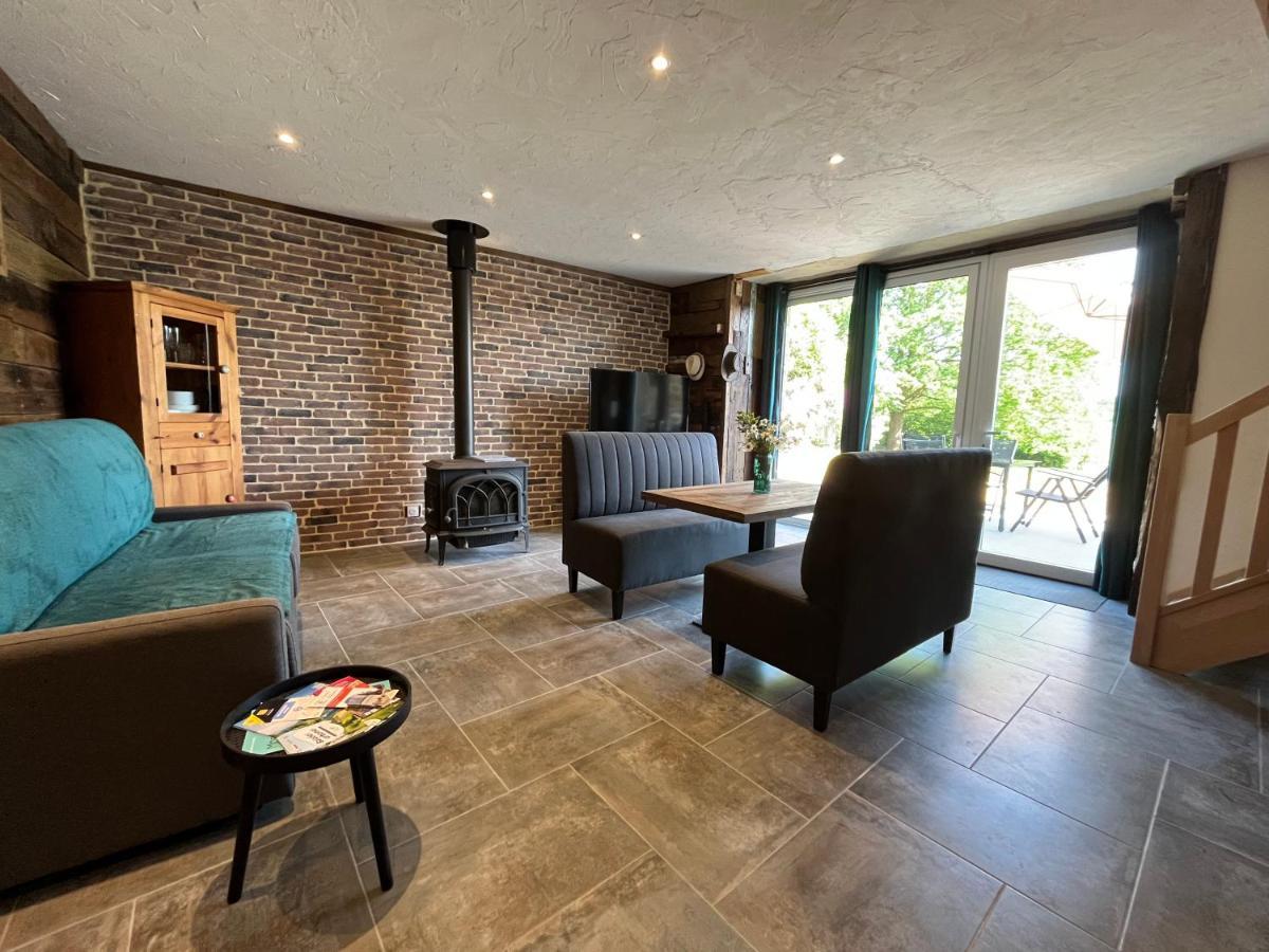 Maison D'Hote Avec Sauna Et Jacuzzi A La Campagne Les Portes du Coglais Exteriör bild