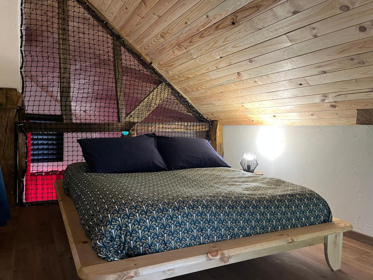Maison D'Hote Avec Sauna Et Jacuzzi A La Campagne Les Portes du Coglais Exteriör bild