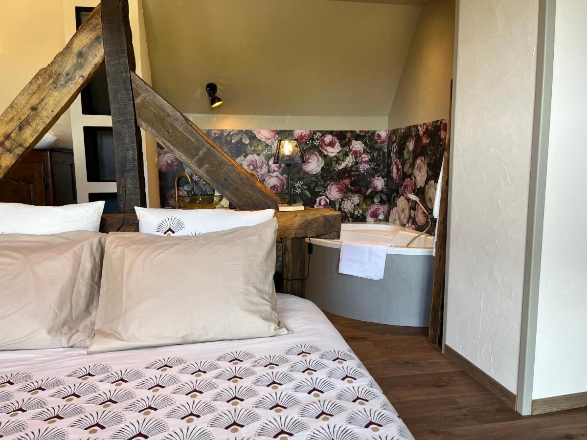 Maison D'Hote Avec Sauna Et Jacuzzi A La Campagne Les Portes du Coglais Exteriör bild