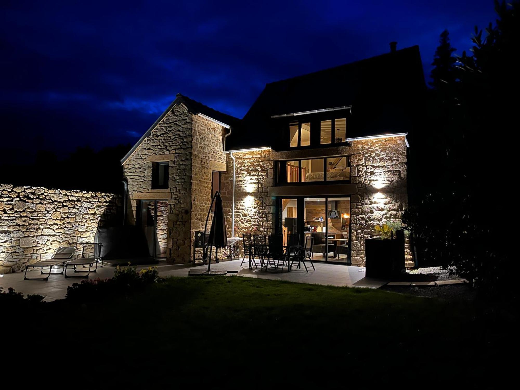 Maison D'Hote Avec Sauna Et Jacuzzi A La Campagne Les Portes du Coglais Exteriör bild