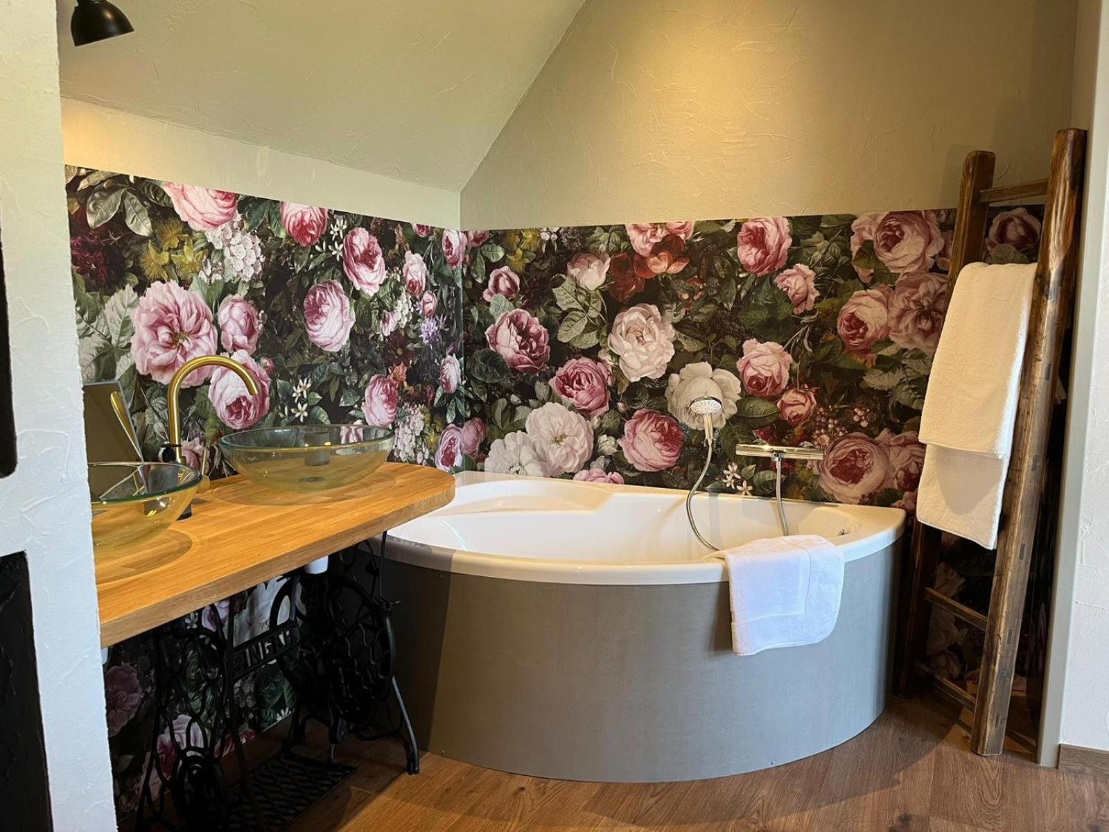 Maison D'Hote Avec Sauna Et Jacuzzi A La Campagne Les Portes du Coglais Exteriör bild